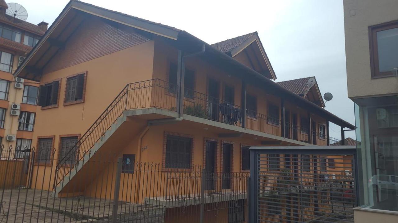 Apartamento Com Otimo Custo - Beneficio No Centro De קנלה מראה חיצוני תמונה